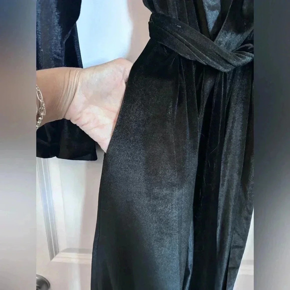 Vintage Velour Robe - Picture 5 of 6